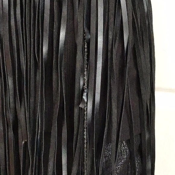 🔥🔥TAKE 50% OFF LIST PRICE 🔥🔥.UNKNOWN DESIGNER. OVERSKIRT - Picture 5 of 12